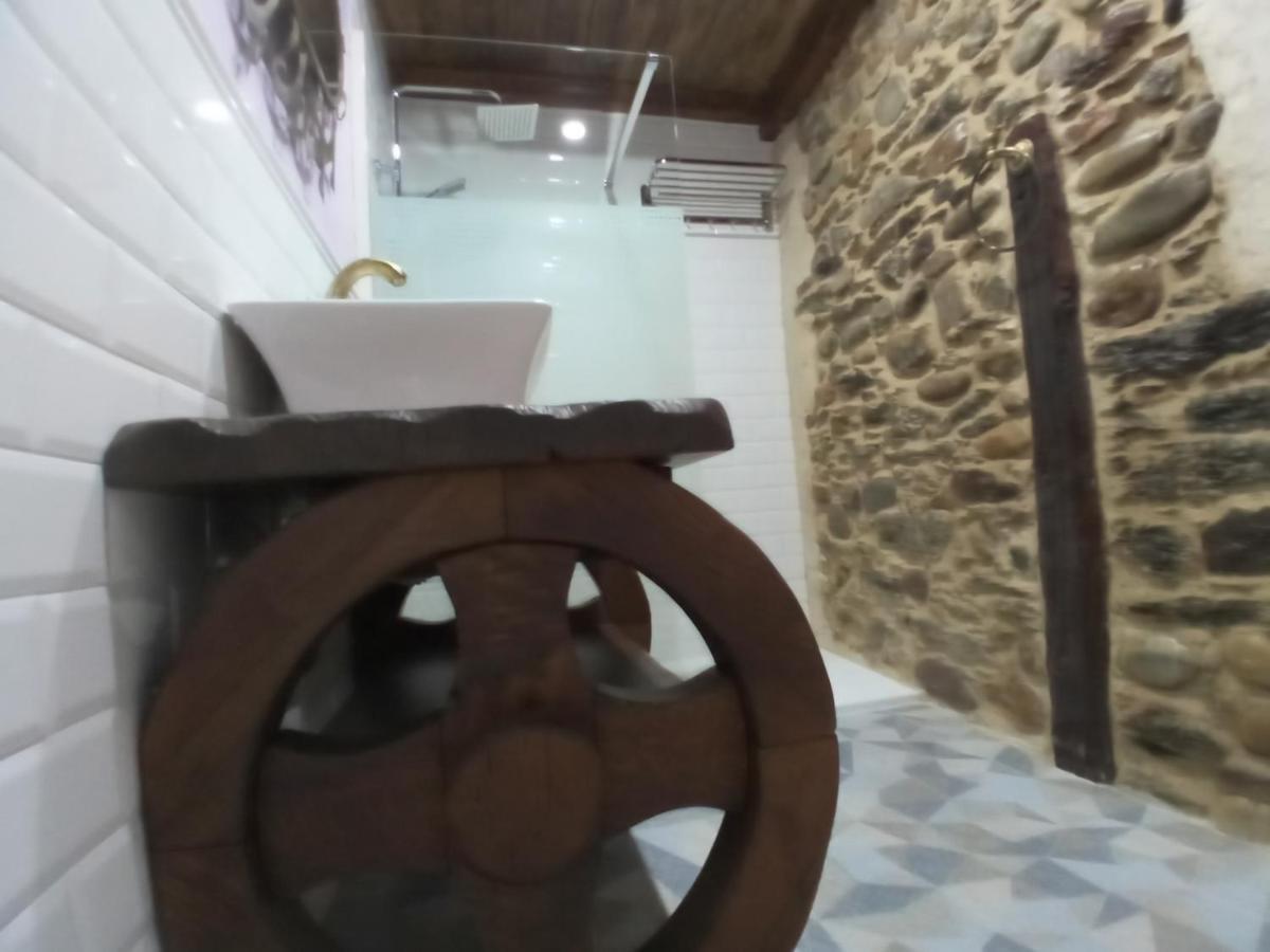 Hostal La Medina De Camponaraya Εξωτερικό φωτογραφία