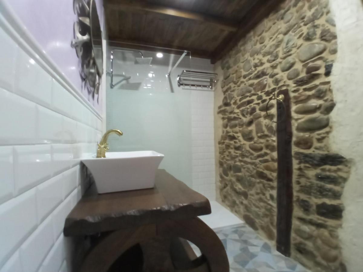 Hostal La Medina De Camponaraya Εξωτερικό φωτογραφία
