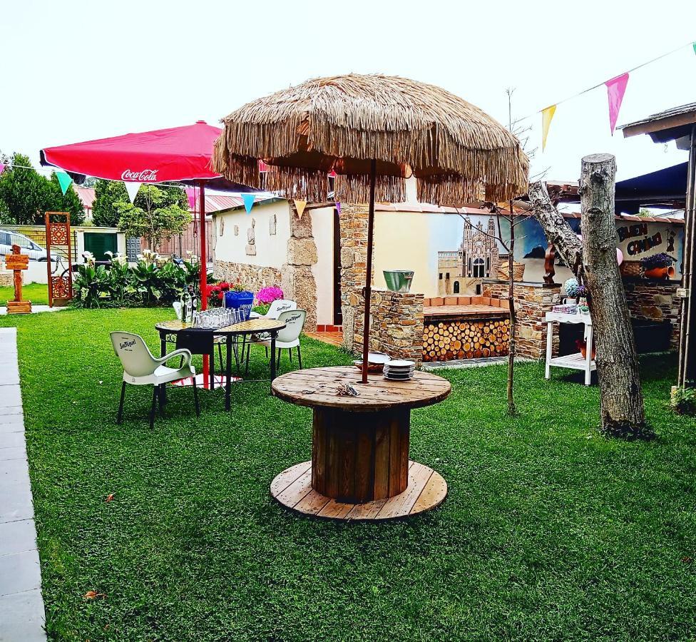 Hostal La Medina De Camponaraya Εξωτερικό φωτογραφία