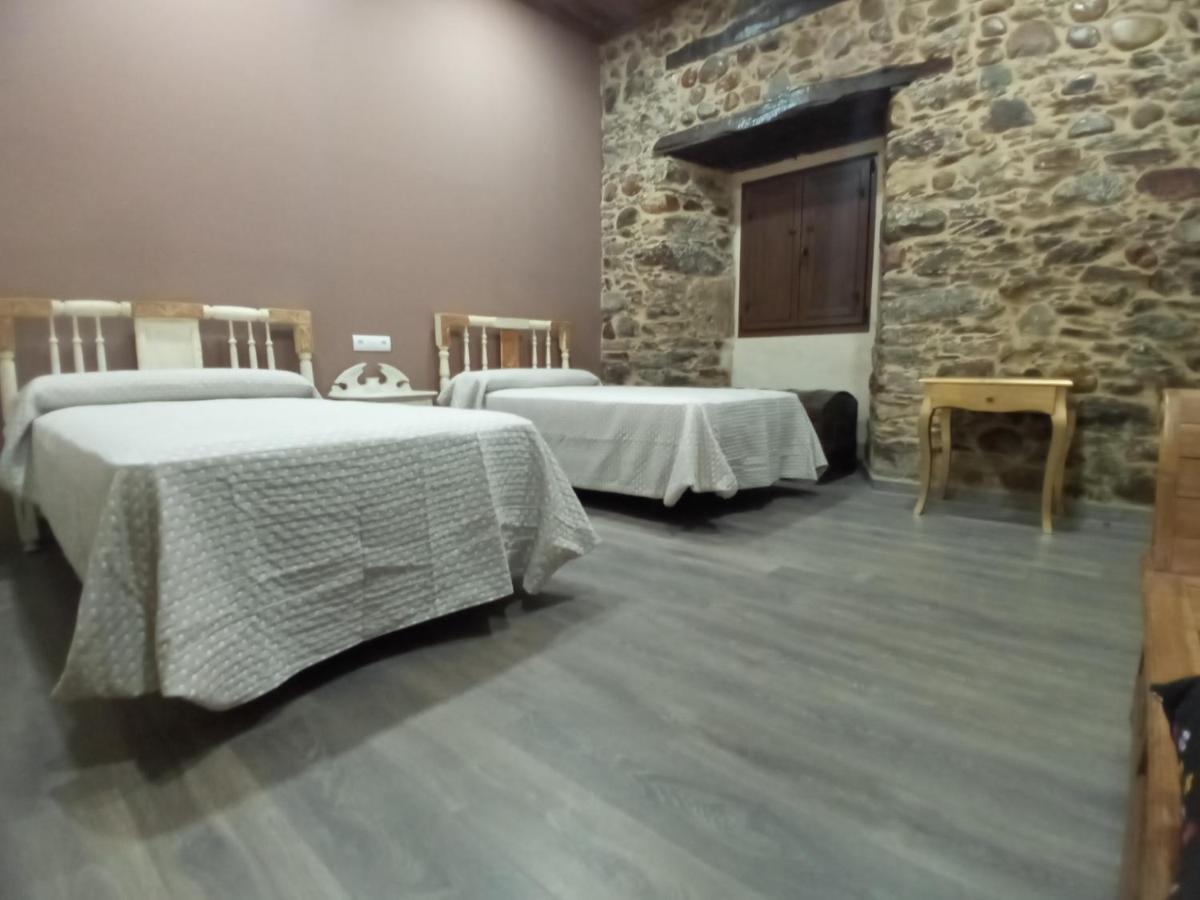 Hostal La Medina De Camponaraya Εξωτερικό φωτογραφία