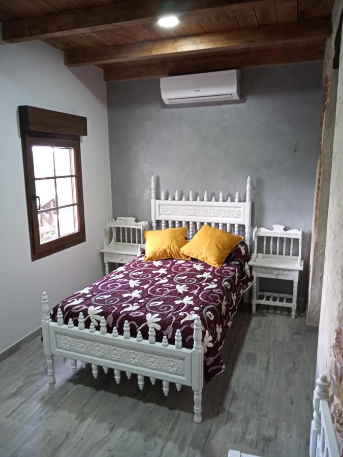 Hostal La Medina De Camponaraya Εξωτερικό φωτογραφία