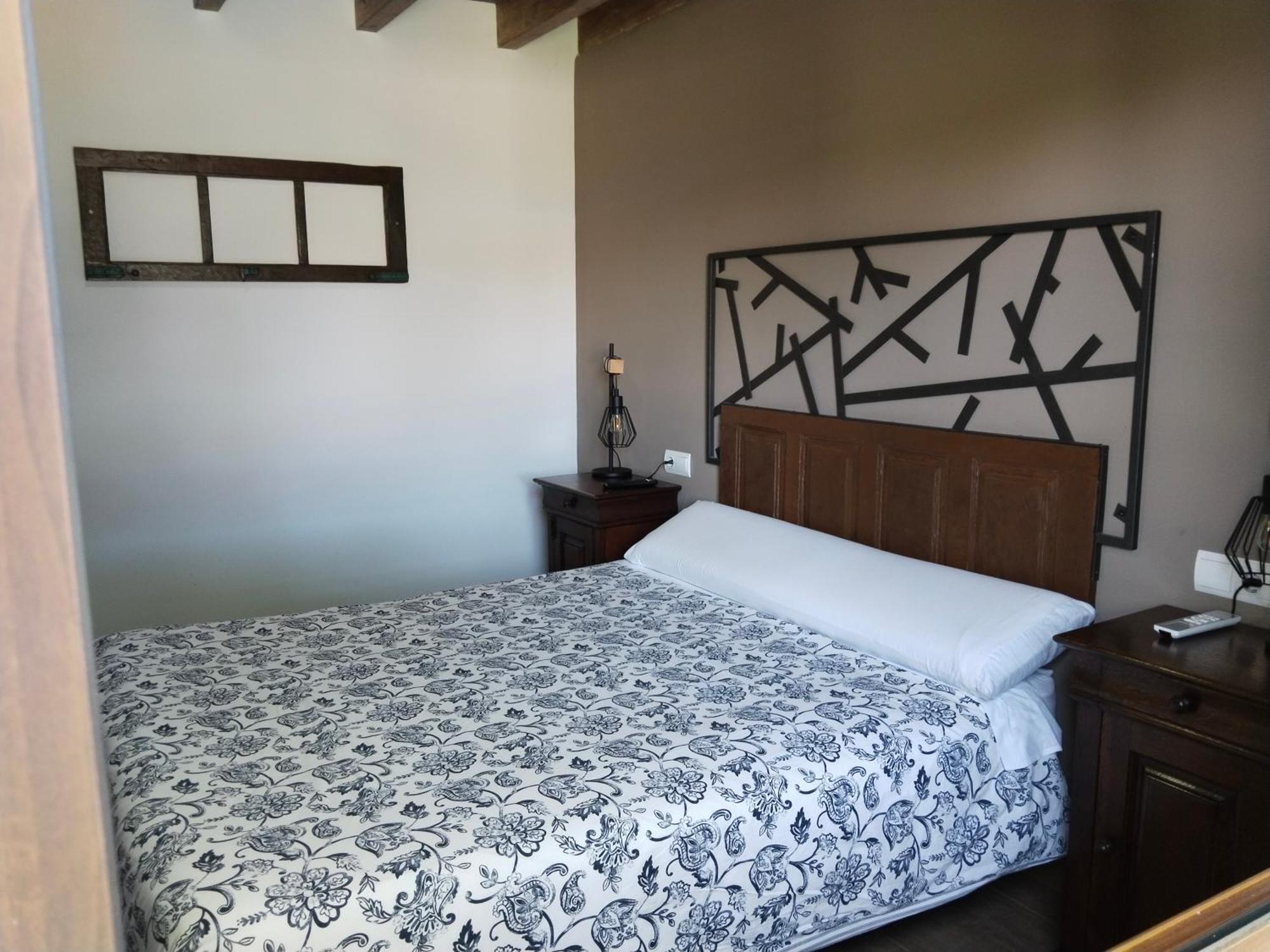 Hostal La Medina De Camponaraya Εξωτερικό φωτογραφία