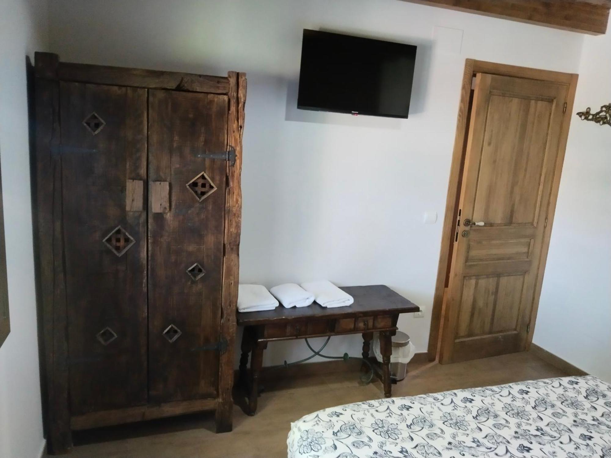 Hostal La Medina De Camponaraya Εξωτερικό φωτογραφία