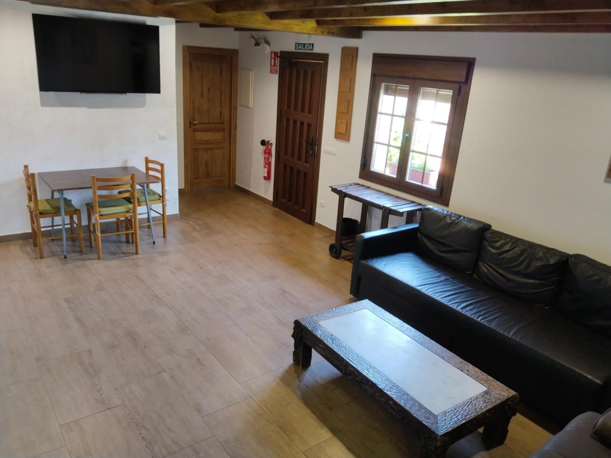 Hostal La Medina De Camponaraya Εξωτερικό φωτογραφία